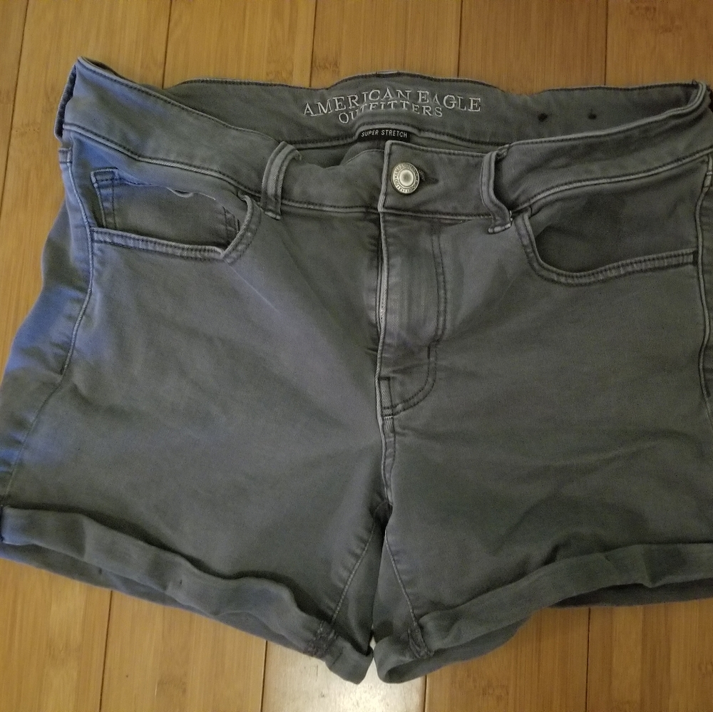 American Eagle shorts super stretch